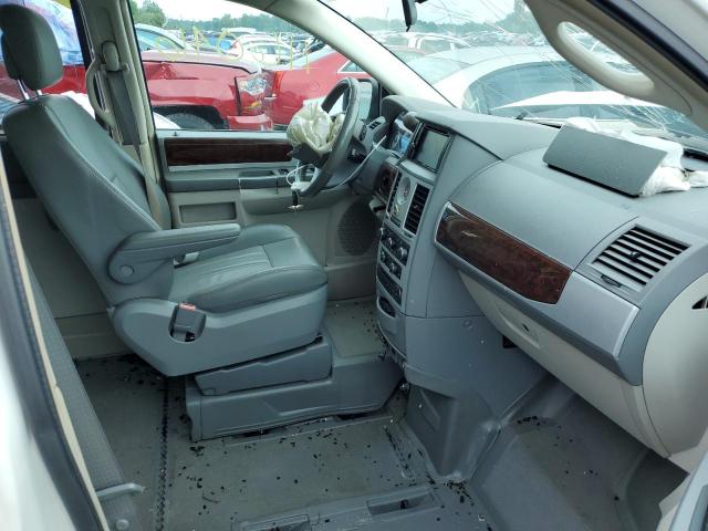 Photo 4 VIN: 2A4RR5DX2AR501152 - CHRYSLER TOWN & COU 