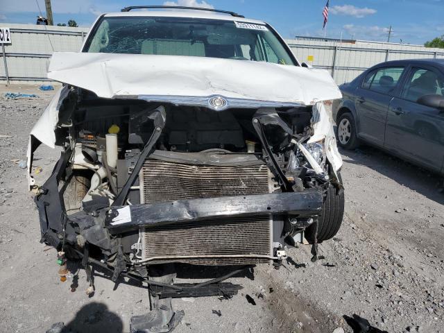 Photo 8 VIN: 2A4RR5DX2AR501152 - CHRYSLER TOWN & COU 