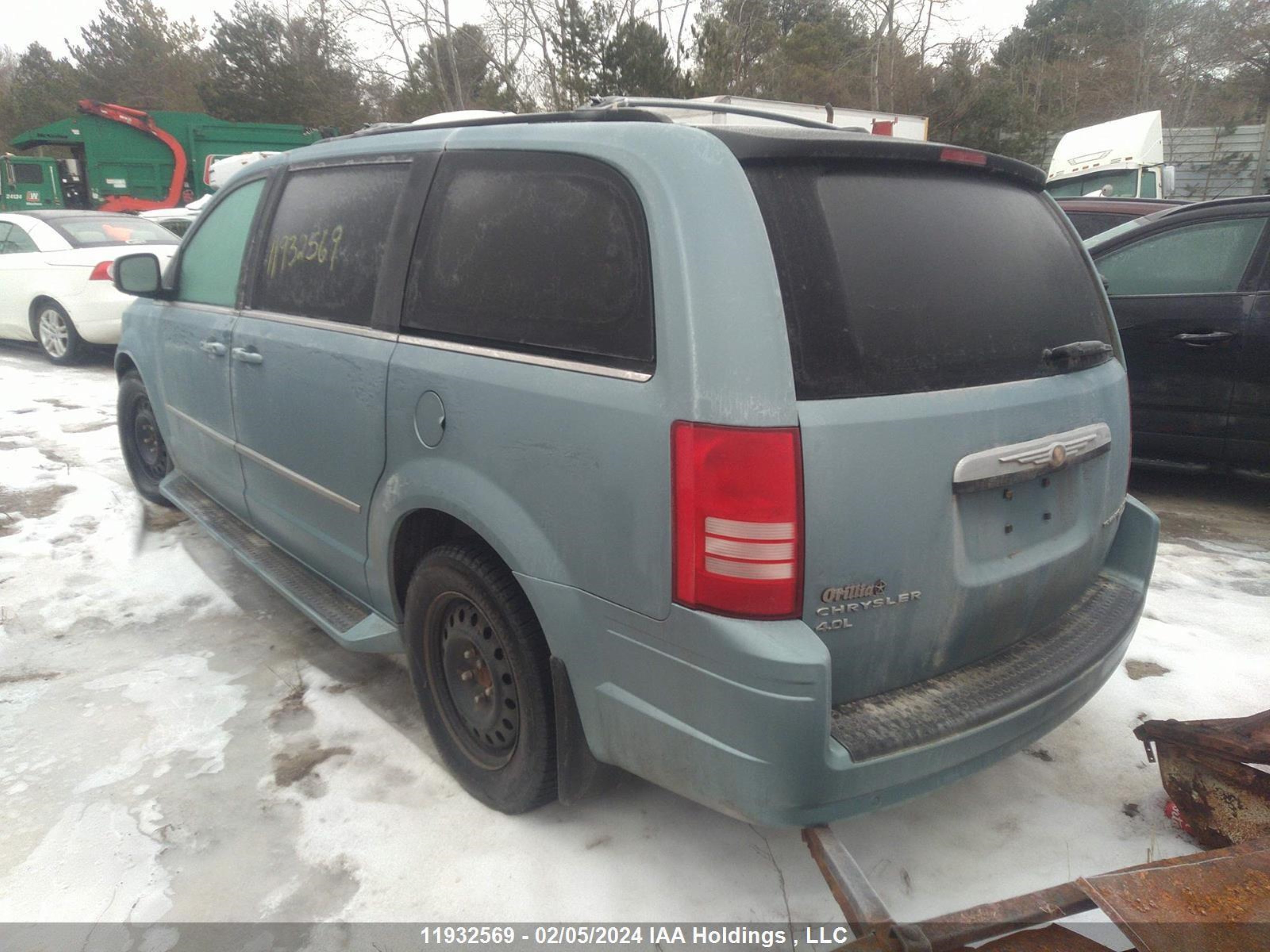 Photo 2 VIN: 2A4RR5DX3AR167939 - CHRYSLER TOWN & COUNTRY 