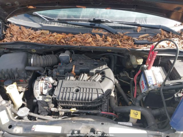 Photo 9 VIN: 2A4RR5DX3AR262419 - CHRYSLER TOWN & COUNTRY 