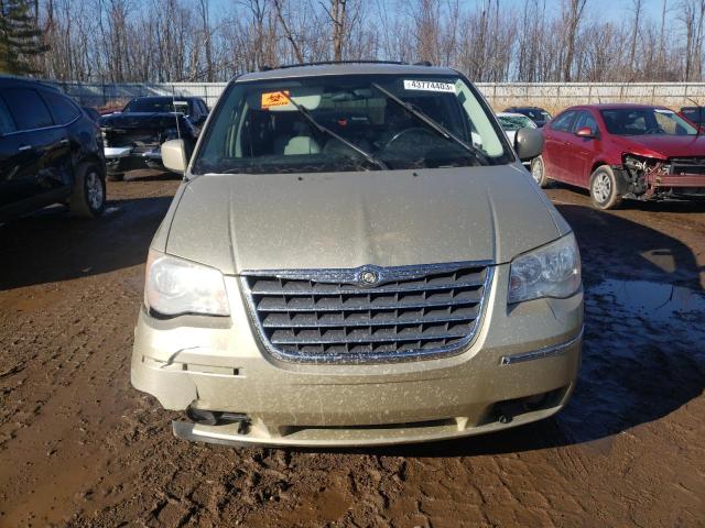 Photo 4 VIN: 2A4RR5DX3AR290673 - CHRYSLER TOWN & COU 