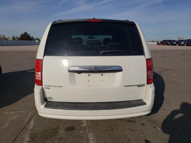 Photo 5 VIN: 2A4RR5DX3AR329603 - CHRYSLER TOWN & COU 