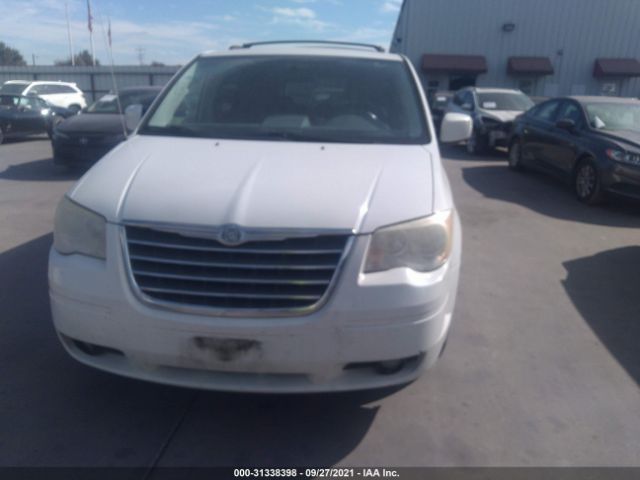 Photo 5 VIN: 2A4RR5DX3AR345607 - CHRYSLER TOWN & COUNTRY 