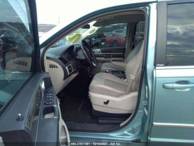 Photo 4 VIN: 2A4RR5DX4AR290794 - CHRYSLER TOWN & COUNTRY 