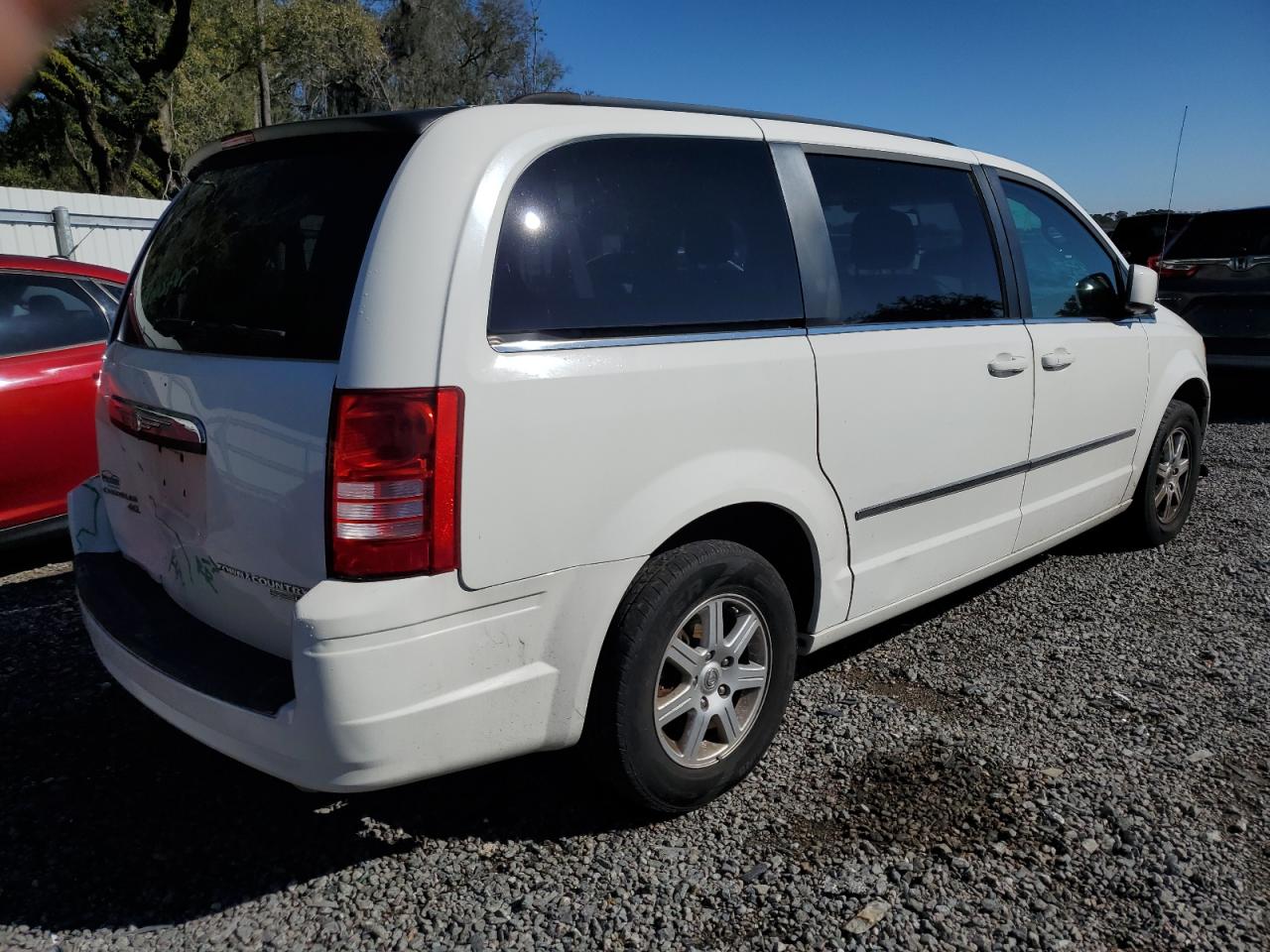 Photo 2 VIN: 2A4RR5DX4AR340304 - CHRYSLER TOWN & COUNTRY 