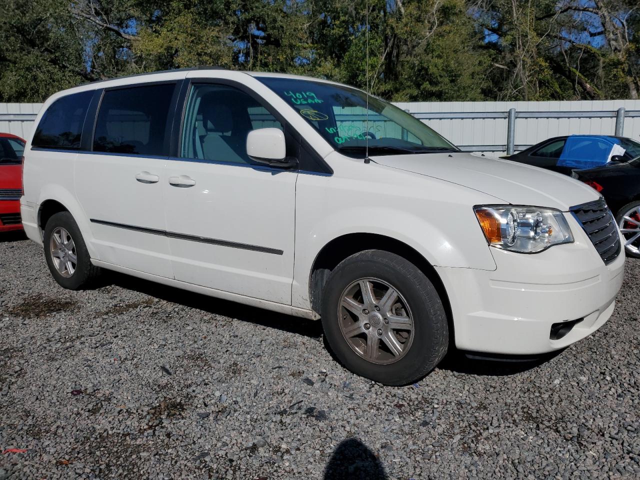 Photo 3 VIN: 2A4RR5DX4AR340304 - CHRYSLER TOWN & COUNTRY 