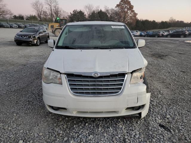 Photo 4 VIN: 2A4RR5DX4AR405927 - CHRYSLER TOWN & COU 