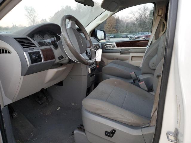 Photo 6 VIN: 2A4RR5DX4AR405927 - CHRYSLER TOWN & COU 