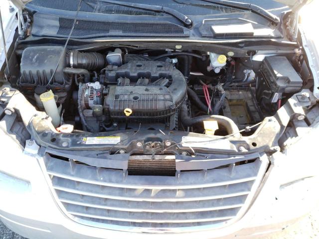 Photo 6 VIN: 2A4RR5DX5AR267329 - CHRYSLER TOWN &AMP COU 