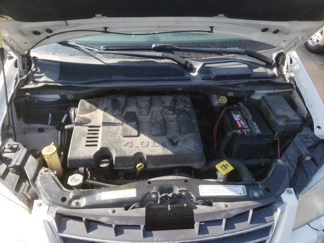 Photo 6 VIN: 2A4RR5DX5AR328789 - CHRYSLER TOWN &AMP COU 