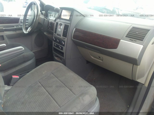 Photo 4 VIN: 2A4RR5DX5AR375370 - CHRYSLER TOWN & COUNTRY 