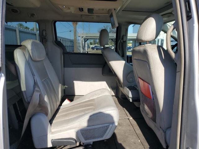 Photo 10 VIN: 2A4RR5DX6AR152979 - CHRYSLER MINIVAN 