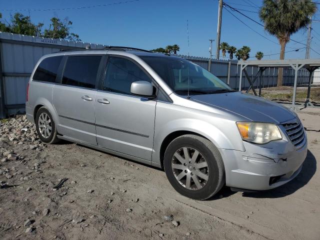 Photo 3 VIN: 2A4RR5DX6AR152979 - CHRYSLER MINIVAN 