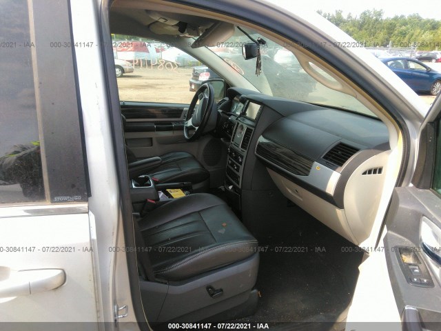 Photo 4 VIN: 2A4RR5DX7AR291034 - CHRYSLER TOWN & COUNTRY 