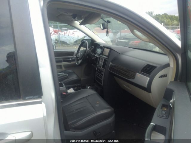 Photo 4 VIN: 2A4RR5DX7AR291034 - CHRYSLER TOWN & COUNTRY 