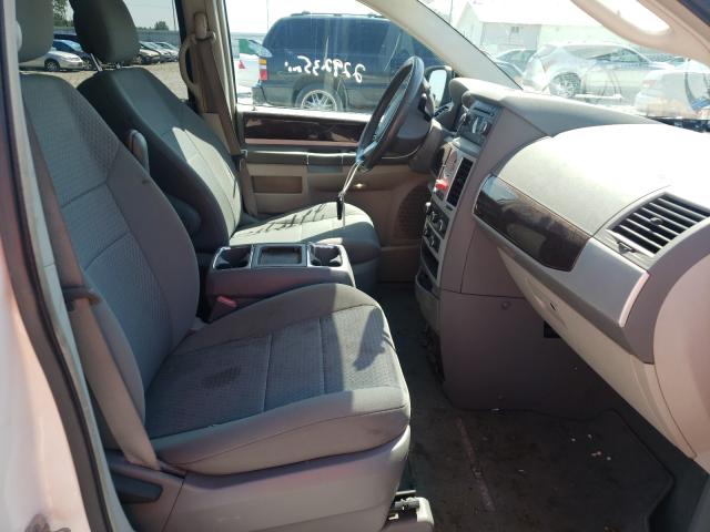 Photo 4 VIN: 2A4RR5DX7AR387777 - CHRYSLER TOWN &AMP COU 