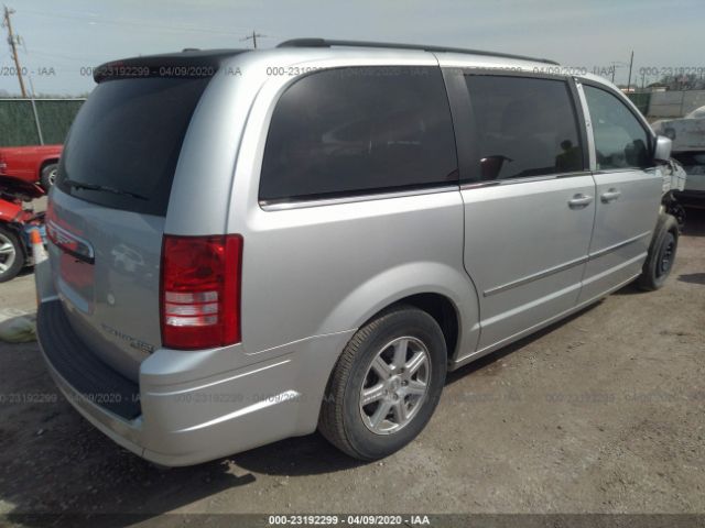 Photo 3 VIN: 2A4RR5DX8AR328575 - CHRYSLER TOWN & COUNTRY 