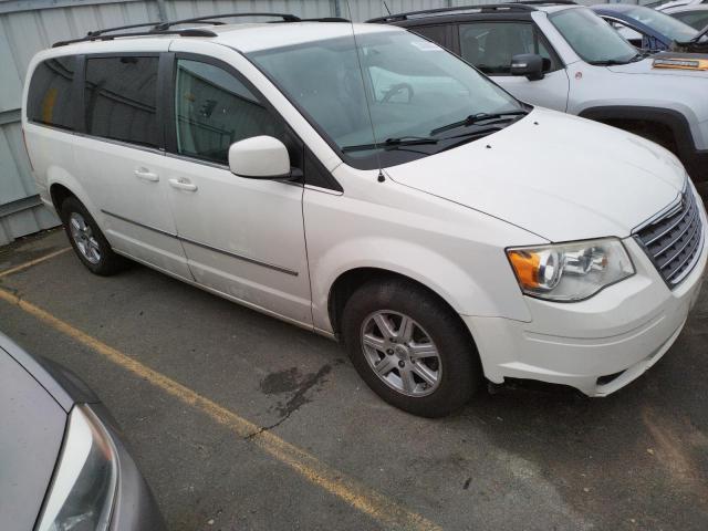 Photo 3 VIN: 2A4RR5DX8AR351323 - CHRYSLER TOWN AND C 