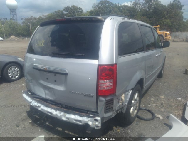 Photo 3 VIN: 2A4RR5DX9AR329413 - CHRYSLER TOWN & COUNTRY 