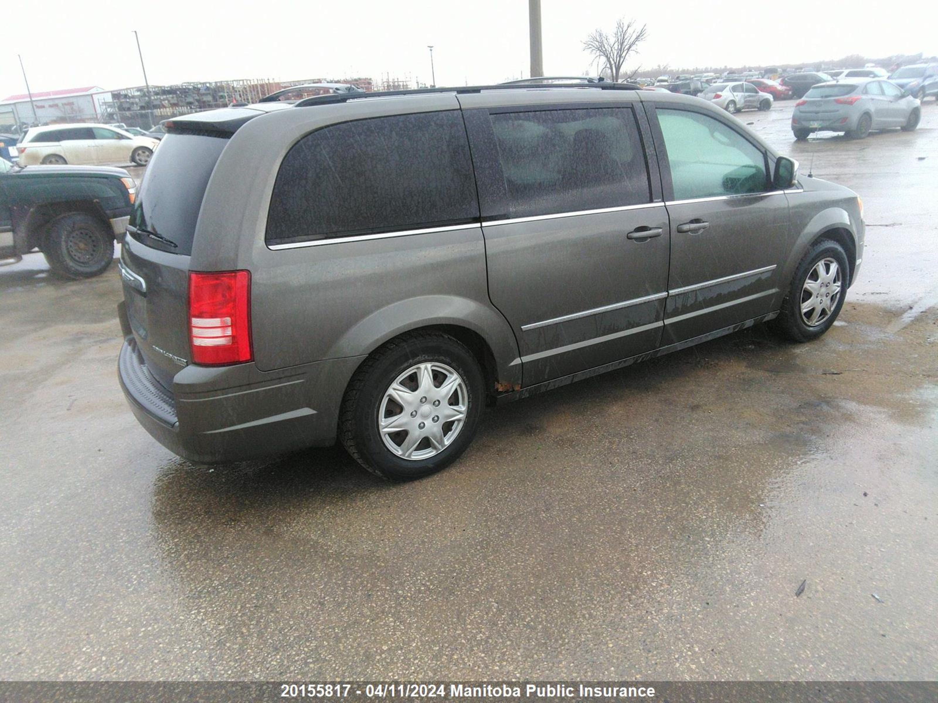 Photo 3 VIN: 2A4RR5DX9AR369538 - CHRYSLER TOWN & COUNTRY 