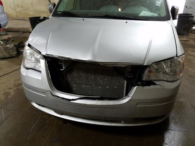 Photo 8 VIN: 2A4RR5DXXAR288242 - CHRYSLER TOWN & COU 