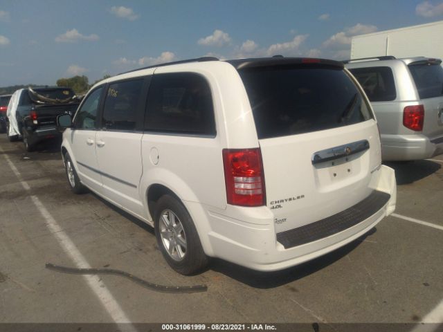 Photo 2 VIN: 2A4RR5DXXAR340310 - CHRYSLER TOWN & COUNTRY 