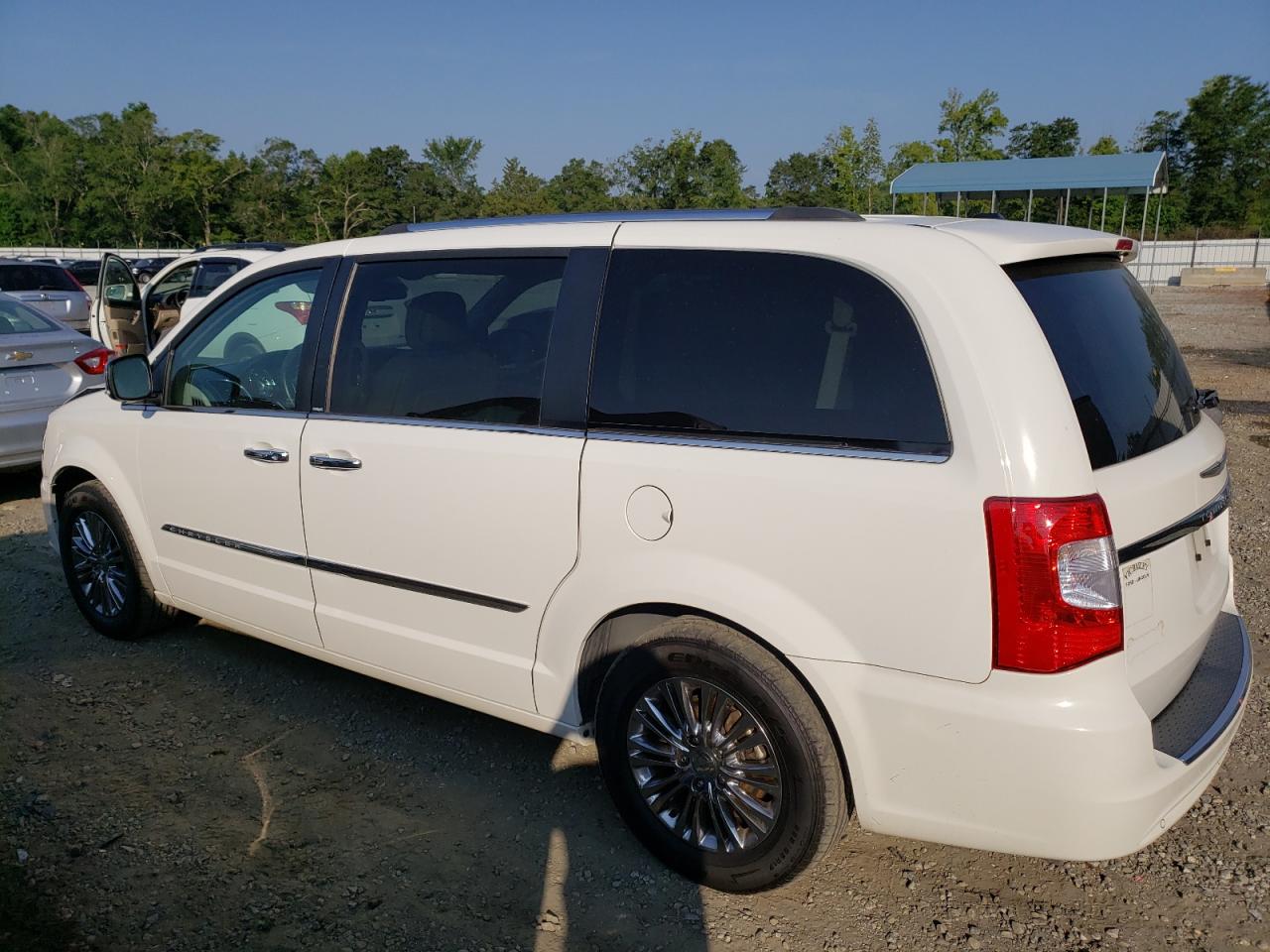 Photo 1 VIN: 2A4RR6DG0BR612418 - CHRYSLER TOWN & COUNTRY 