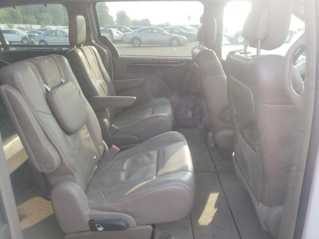 Photo 5 VIN: 2A4RR6DG0BR780799 - CHRYSLER TOWN & COU 