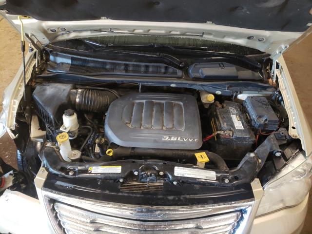 Photo 6 VIN: 2A4RR6DG1BR713774 - CHRYSLER TOWN &AMP COU 