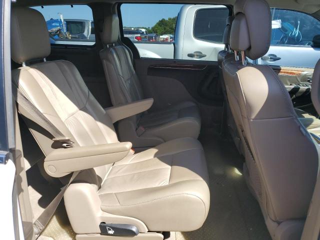 Photo 10 VIN: 2A4RR6DG2BR609973 - CHRYSLER TOWN & COU 