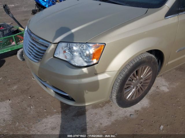 Photo 5 VIN: 2A4RR6DG2BR758948 - CHRYSLER TOWN & COUNTRY 