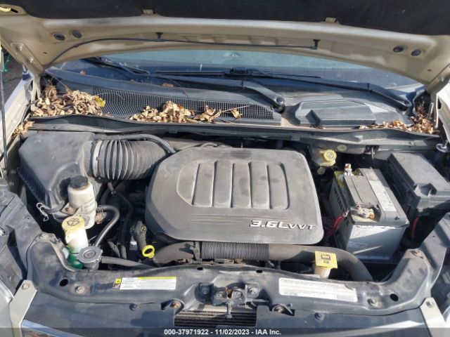 Photo 9 VIN: 2A4RR6DG2BR758948 - CHRYSLER TOWN & COUNTRY 