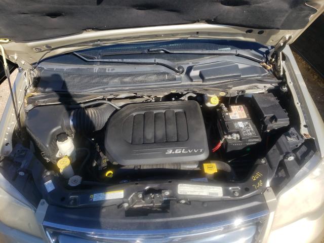 Photo 6 VIN: 2A4RR6DG2BR789102 - CHRYSLER TOWN & COU 