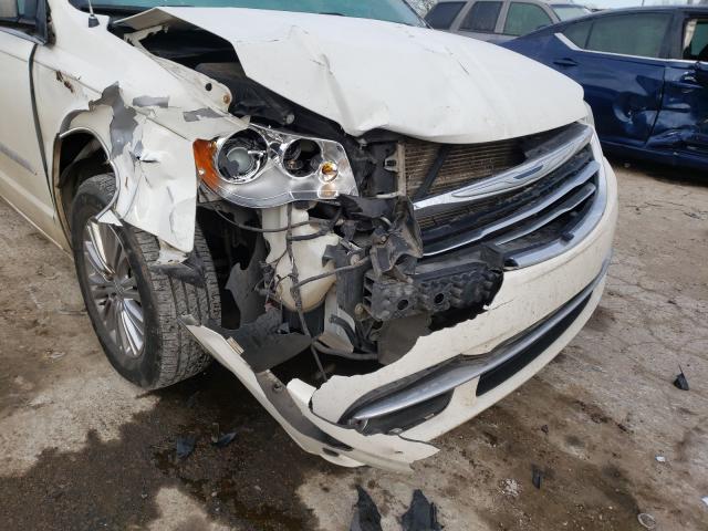 Photo 8 VIN: 2A4RR6DG3BR614731 - CHRYSLER TOWN & COU 