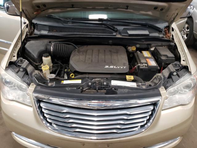 Photo 6 VIN: 2A4RR6DG3BR698324 - CHRYSLER TOWN &AMP COU 