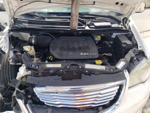 Photo 6 VIN: 2A4RR6DG7BR643360 - CHRYSLER TOWN &AMP COU 