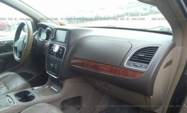 Photo 4 VIN: 2A4RR6DG7BR666475 - CHRYSLER TOWN AND COUNTRY 