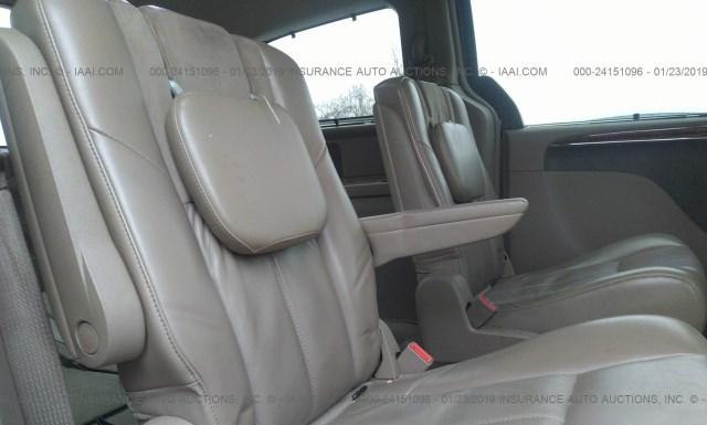 Photo 7 VIN: 2A4RR6DG7BR666475 - CHRYSLER TOWN AND COUNTRY 