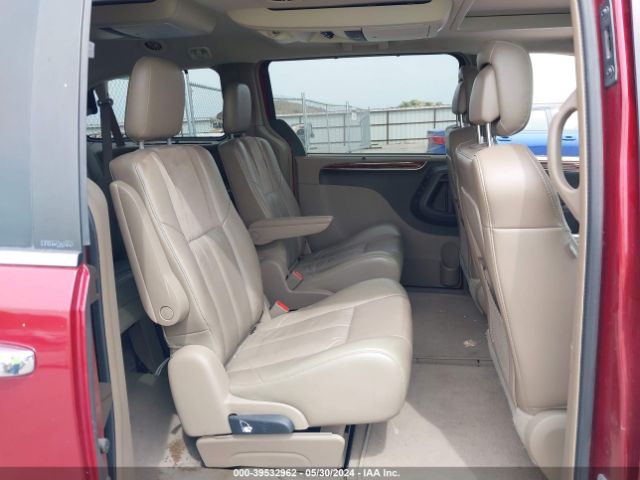 Photo 7 VIN: 2A4RR6DG7BR688072 - CHRYSLER TOWN AND COUNTRY 