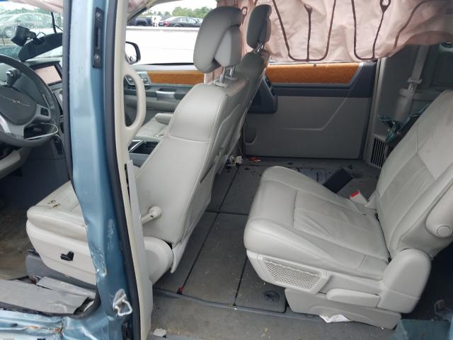 Photo 5 VIN: 2A4RR6DX0AR398366 - CHRYSLER TOWN & COU 