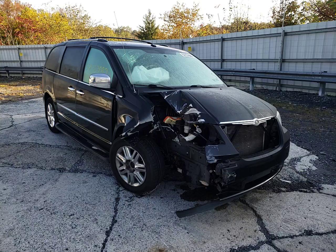 Photo 10 VIN: 2A4RR6DX1AR137165 - CHRYSLER TOWN & COU 