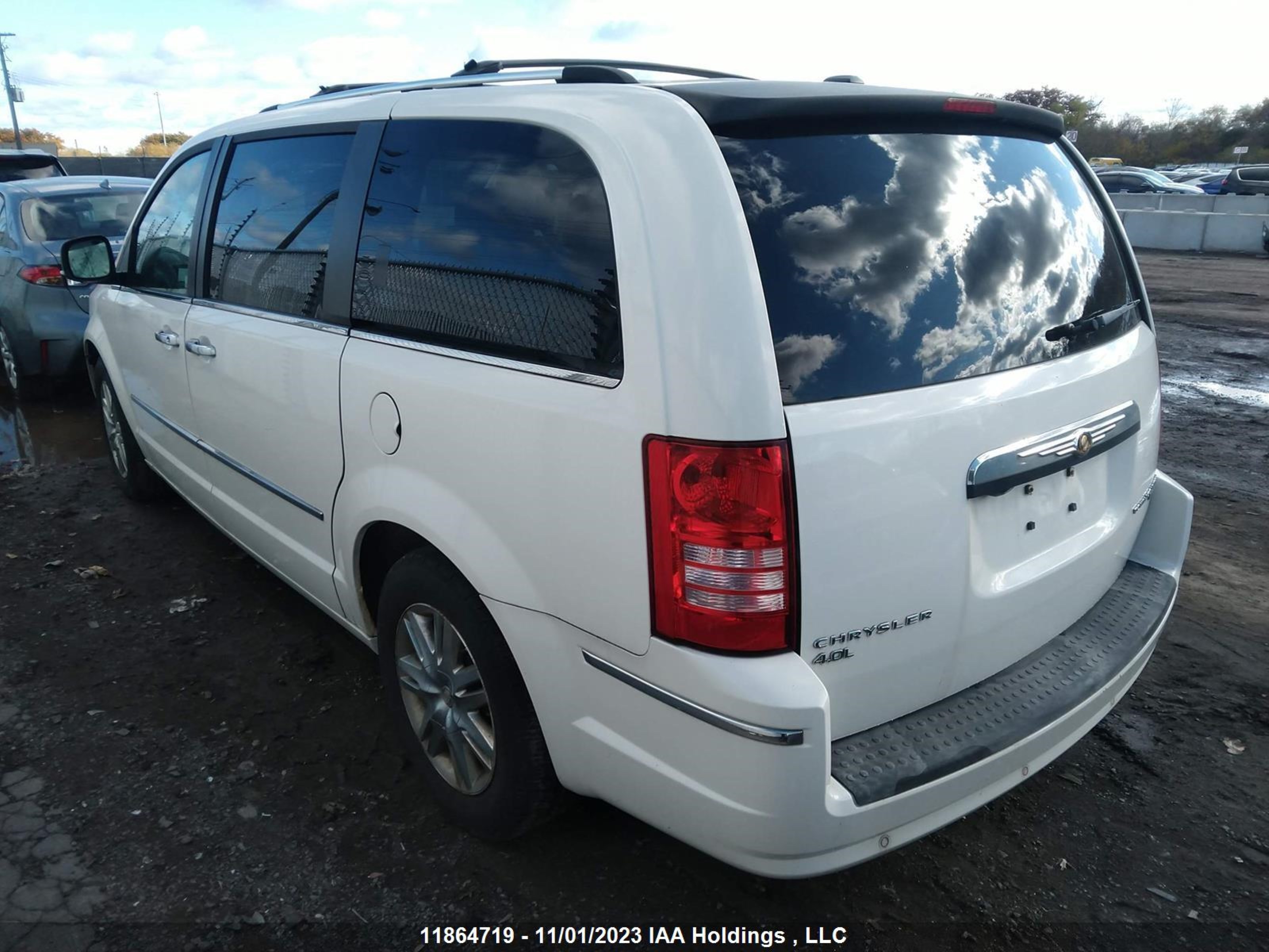 Photo 2 VIN: 2A4RR6DX1AR414350 - CHRYSLER TOWN & COUNTRY 