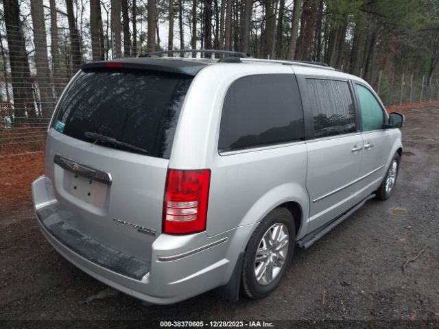 Photo 3 VIN: 2A4RR6DX2AR137241 - CHRYSLER TOWN & COUNTRY 