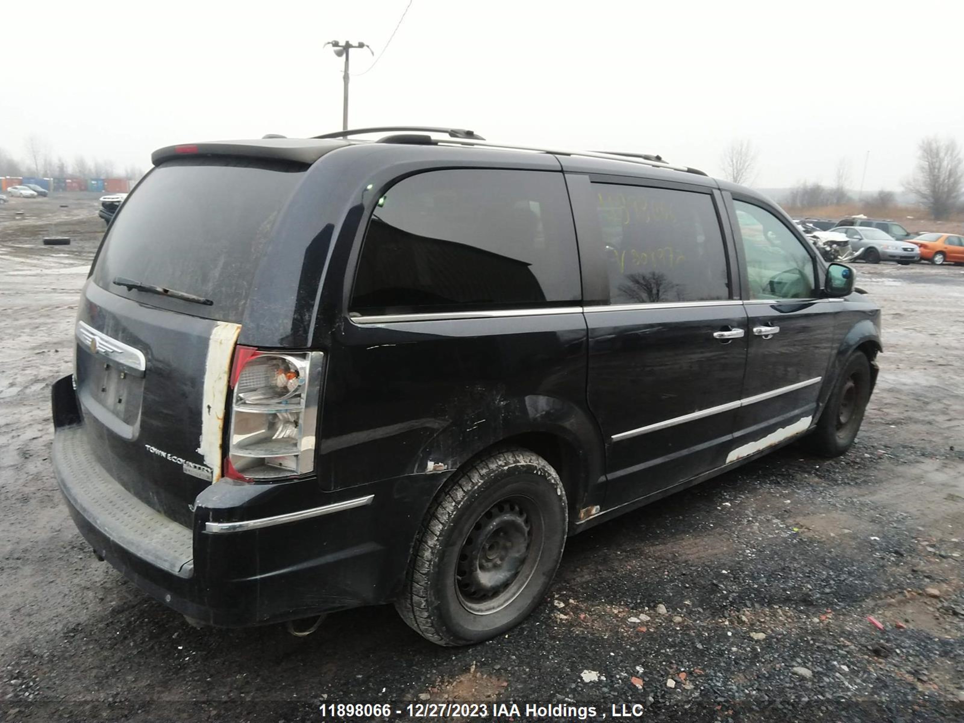 Photo 3 VIN: 2A4RR6DX2AR208972 - CHRYSLER TOWN & COUNTRY 