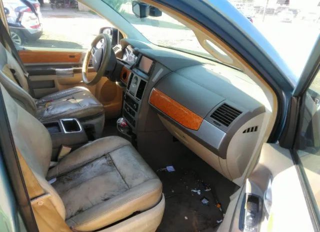 Photo 4 VIN: 2A4RR6DX6AR133287 - CHRYSLER TOWN & COUNTRY 