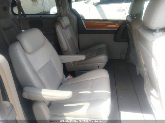 Photo 7 VIN: 2A4RR6DX9AR260809 - CHRYSLER TOWN & COUNTRY 