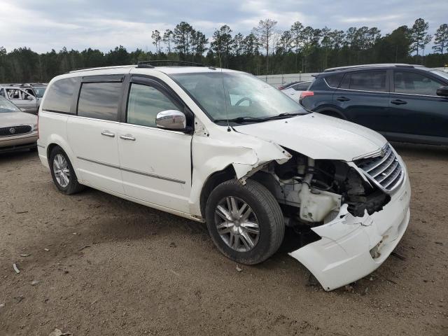 Photo 3 VIN: 2A4RR6DXXAR135981 - CHRYSLER TOWN & COU 