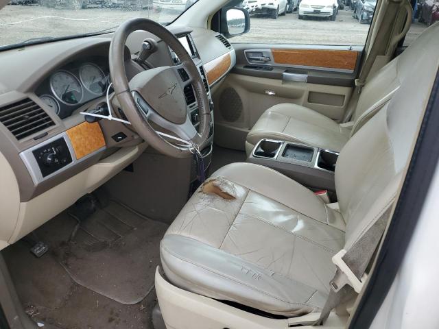 Photo 6 VIN: 2A4RR6DXXAR135981 - CHRYSLER TOWN & COU 