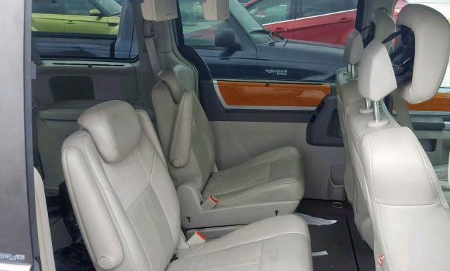 Photo 5 VIN: 2A4RR7DX0AR414572 - CHRYSLER TOWN AND COUNTRY 