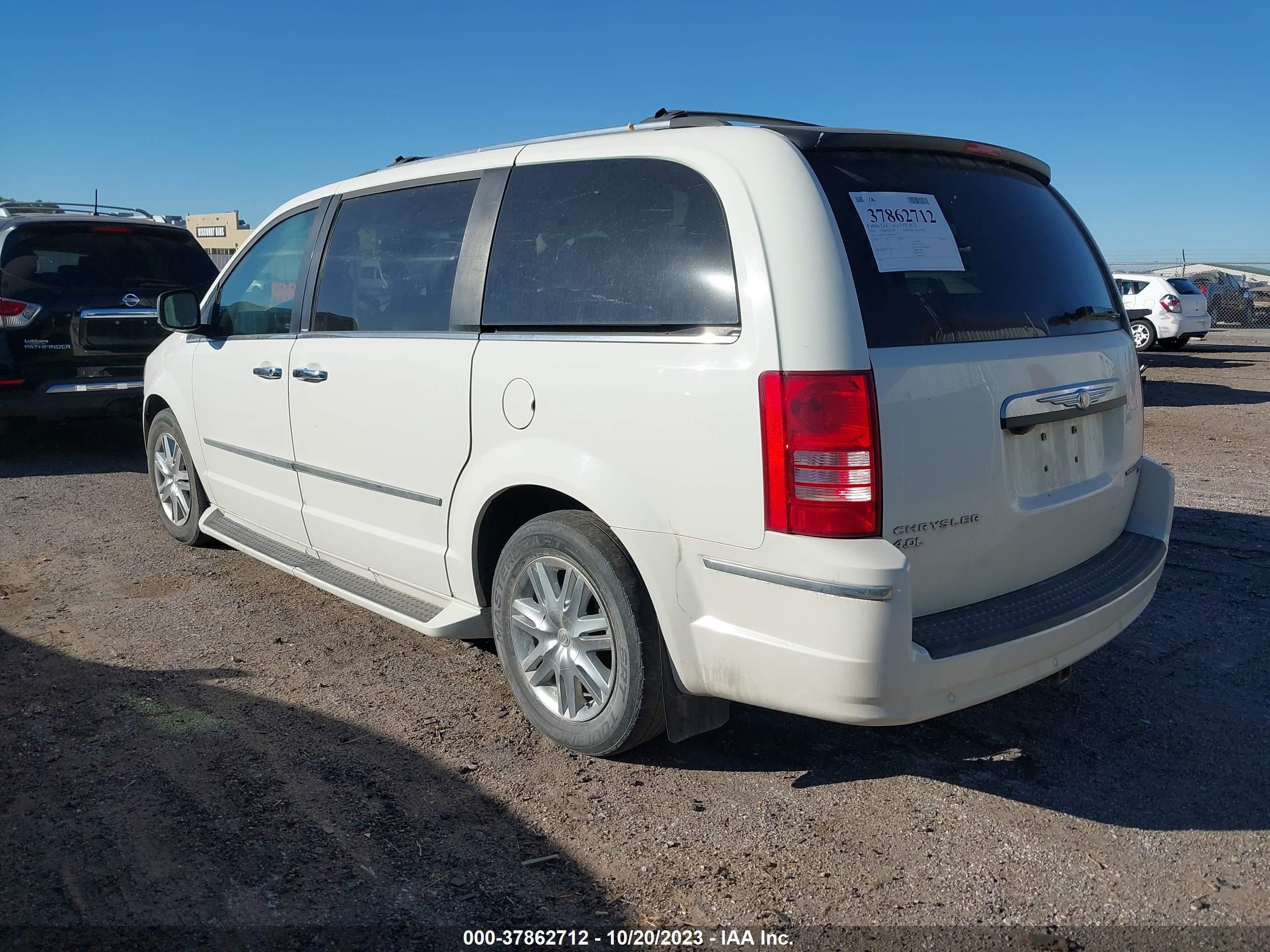 Photo 2 VIN: 2A4RR7DX2AR428554 - CHRYSLER TOWN & COUNTRY 